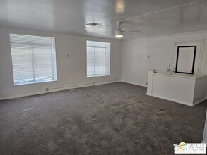 198 Juniper Dr in Palm Springs, CA - Building Photo - Building Photo