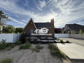 4555 Highland Dr. in Holladay, UT - Building Photo - Building Photo