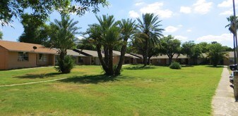 Aberdeen Acres in San Antonio, TX - Building Photo