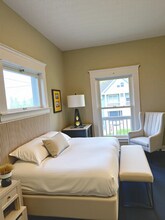 1338 Lakeview Rd, Unit Down in Cleveland, OH - Foto de edificio - Building Photo