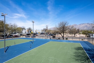 Equinox on Columbus in Tucson, AZ - Building Photo - Building Photo