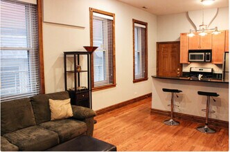 1451 N Artesian Ave in Chicago, IL - Building Photo - Building Photo