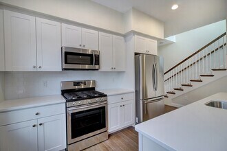 4 Kemp St, Unit 1 in Boston, MA - Building Photo - Building Photo