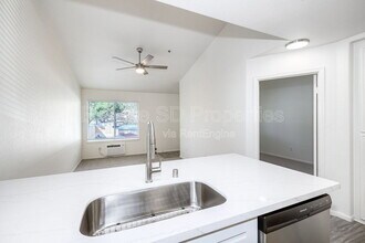 9430 Winter Gdns Blvd in Lakeside, CA - Foto de edificio - Building Photo