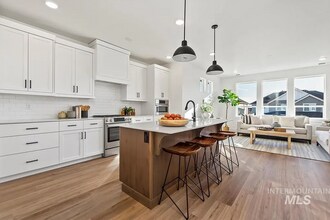 4630 W Riva Capri Ct in Meridian, ID - Building Photo - Building Photo