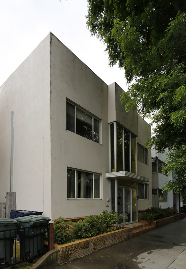 1822 N St in Sacramento, CA - Building Photo - Building Photo