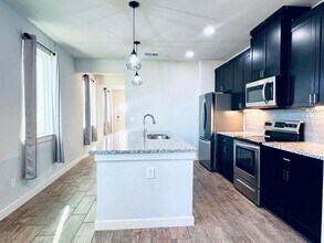 4734 Turquoise Pk in San Antonio, TX - Foto de edificio - Building Photo