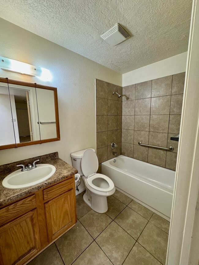 625 Louisiana Blvd SE in Albuquerque, NM - Building Photo - Building Photo