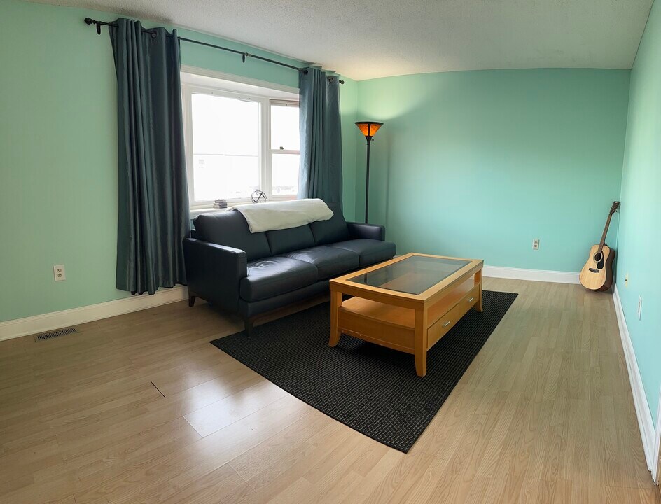 22 Birchwood Dr in Milford, NH - Building Photo