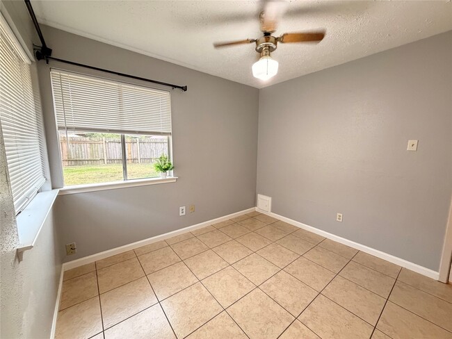 9311 Crescent Moon Dr