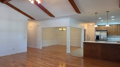 324 Avenue of the Oaks in Rock Spring, GA - Foto de edificio - Building Photo