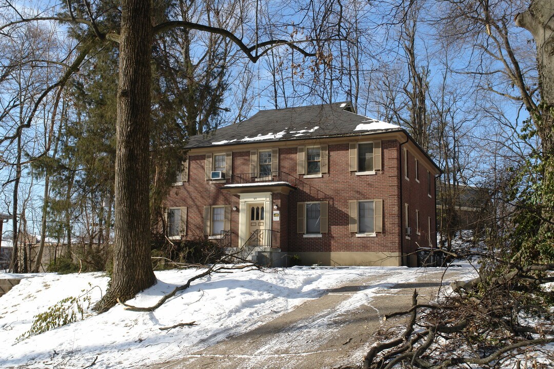 222 Mt Holly Ave in Louisville, KY - Foto de edificio