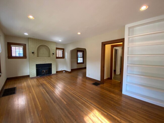 421 E 1st St in Bloomington, IN - Building Photo - Building Photo