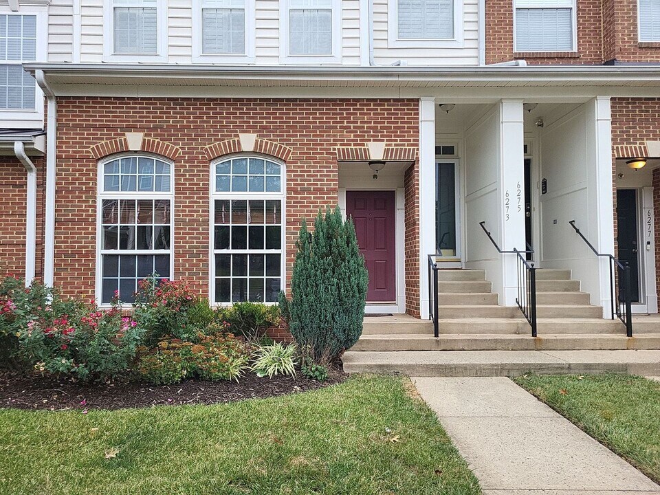 6271 Woodruff Springs Way in Haymarket, VA - Building Photo