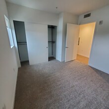 11405 Chandler Blvd in North Hollywood, CA - Building Photo - Building Photo