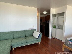 1560 Thurston Ave in Honolulu, HI - Building Photo - Building Photo