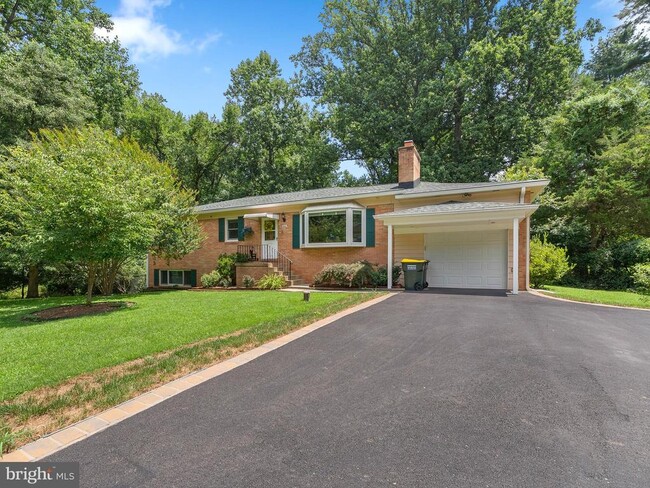 property at 9541 Bel Glade St