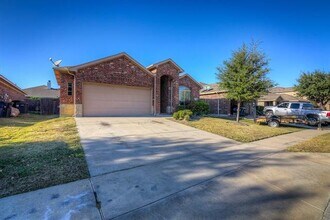 10825 Irish Glen Trail in Haslet, TX - Building Photo - Building Photo
