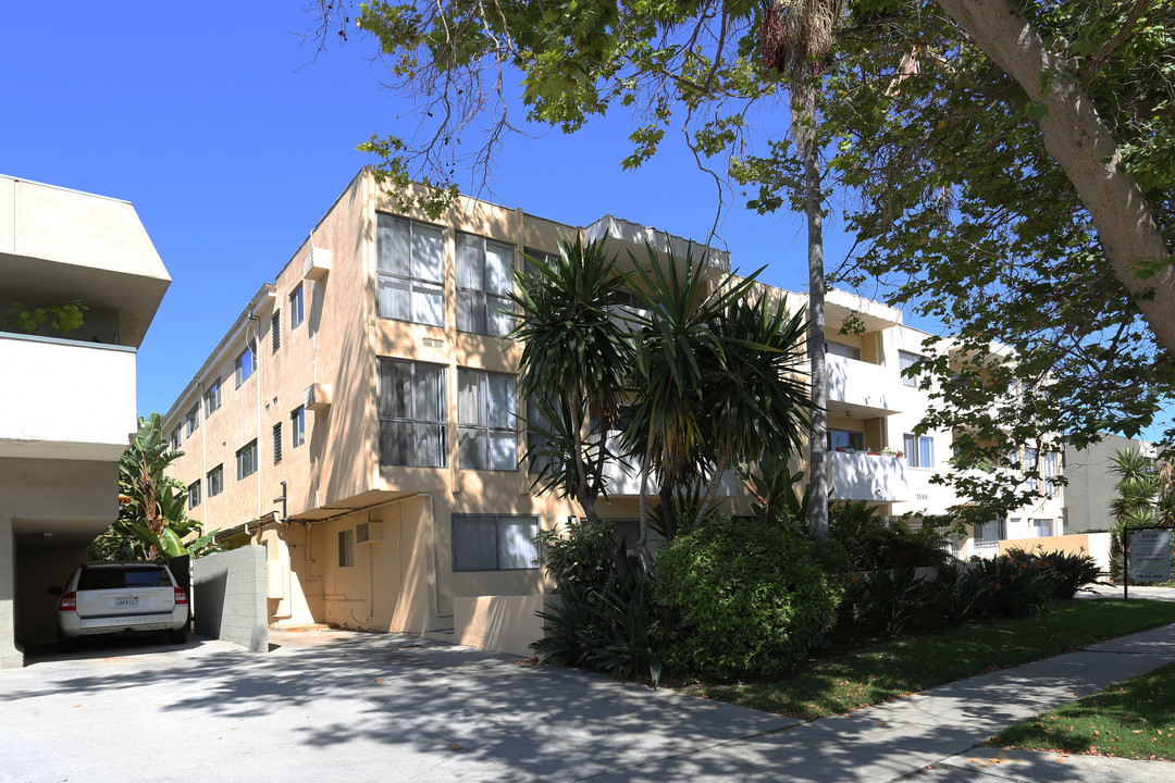 1946 Overland Ave in Los Angeles, CA - Foto de edificio