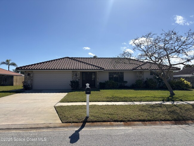 property at 423 Rio Casa Dr N
