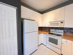 117 Lighthouse Cir in Jupiter, FL - Building Photo - Building Photo
