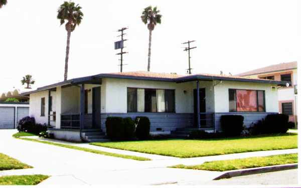 26--28 N Dos Caminos St in Ventura, CA - Building Photo - Building Photo