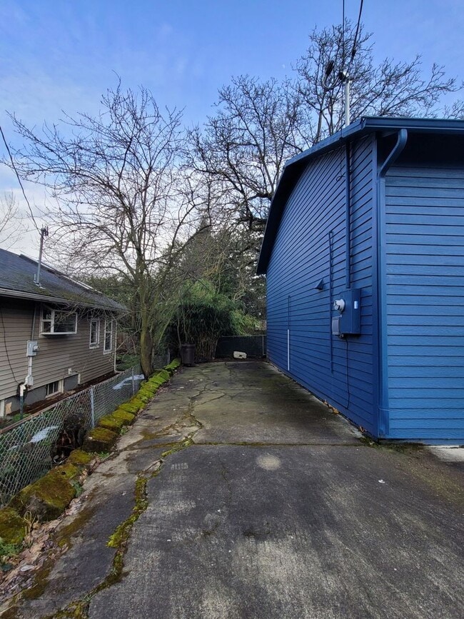 7008 NE Rodney Ct in Portland, OR - Building Photo - Building Photo