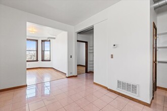 3133 W Augusta Blvd in Chicago, IL - Foto de edificio - Building Photo