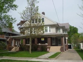 991-997 N Broad St in Galesburg, IL - Building Photo