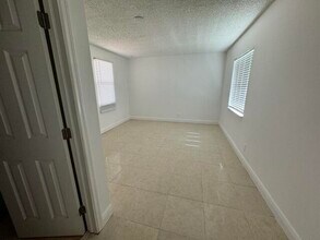 10317 Pippin Ln in Royal Palm Beach, FL - Building Photo - Building Photo