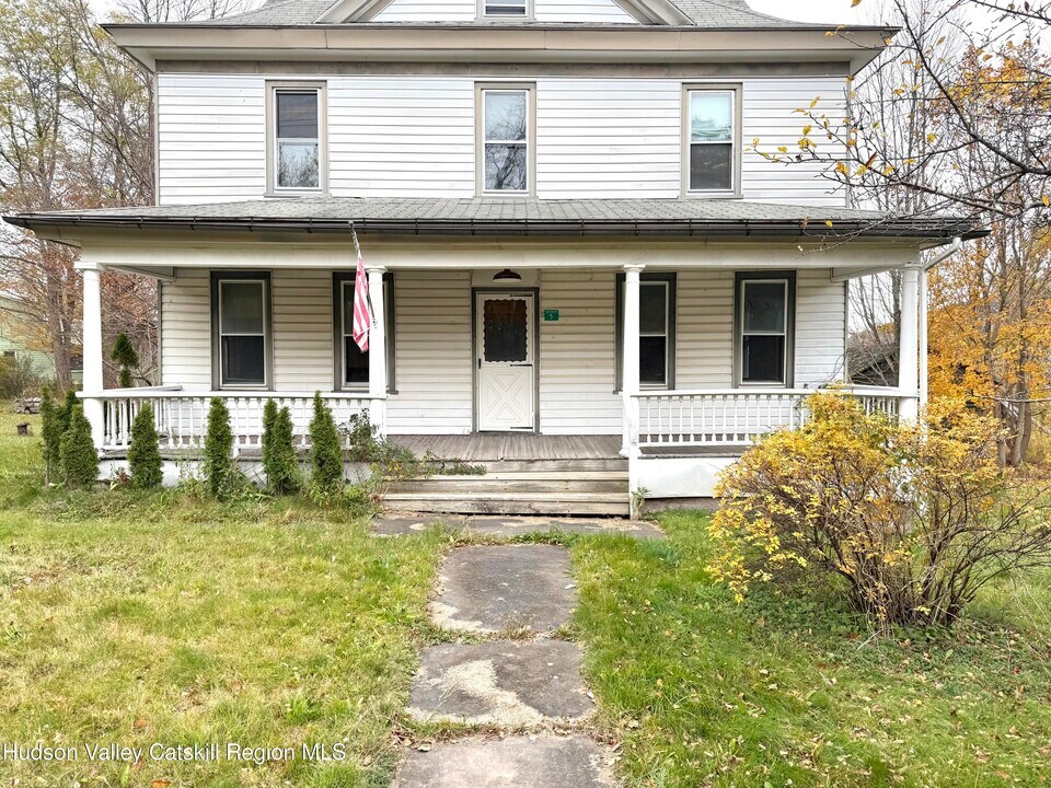 5 Clum Hill Rd in Elka Park, NY - Building Photo