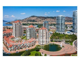 1128-1128 Sunset Dr in Kelowna, BC - Building Photo