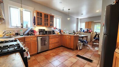 91 Rogers Ave in Somerville, MA - Building Photo - Building Photo