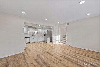 1019 Maple St in Lake In The Hills, IL - Building Photo - Building Photo