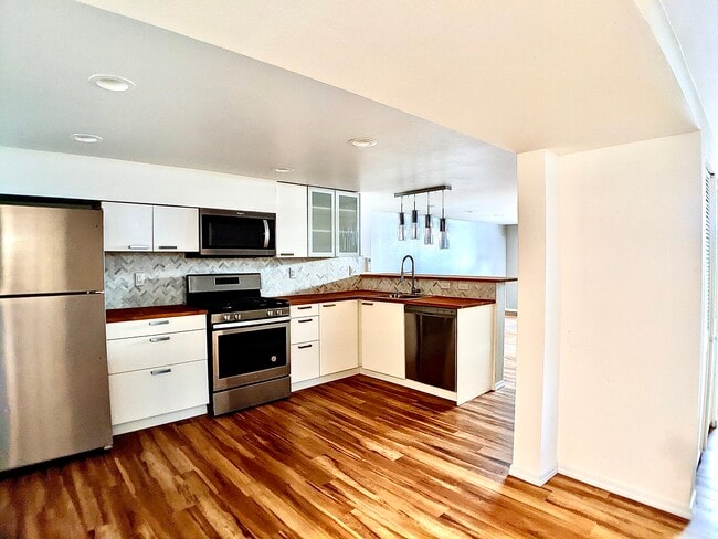 5404 NE 54th Ave, Unit B in Portland, OR - Building Photo - Building Photo