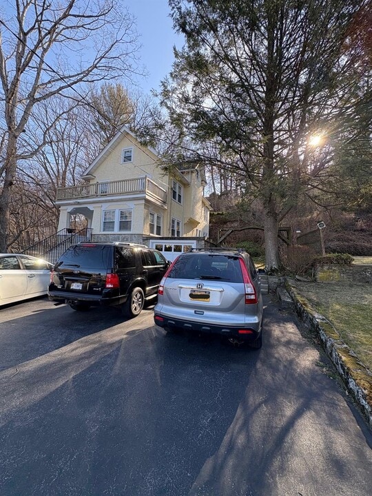 38 Washington Ave in White Plains, NY - Building Photo
