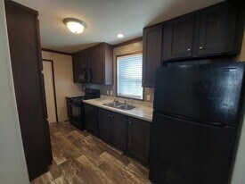 101 Mulberry in Belleville, MI - Building Photo