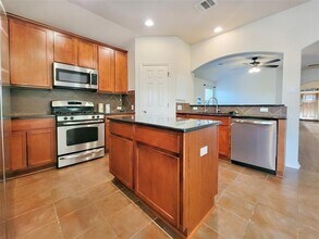 10648 Royal Tara Cove in Austin, TX - Building Photo - Building Photo