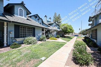 10100 N 89th Ave in Peoria, AZ - Foto de edificio - Building Photo