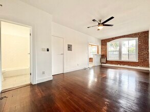 5407 Sierra Vista Ave in Los Angeles, CA - Building Photo - Building Photo