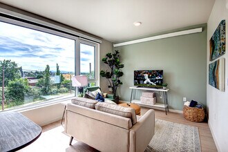 Metroline Flats in Seattle, WA - Building Photo - Building Photo