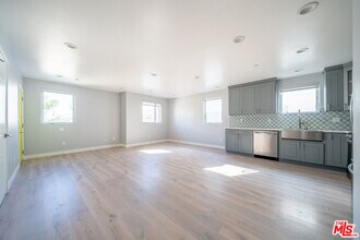 11318 Miranda St in Los Angeles, CA - Building Photo - Building Photo