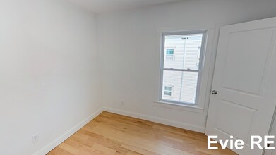 44 Hano St, Unit 1 in Boston, MA - Building Photo - Building Photo