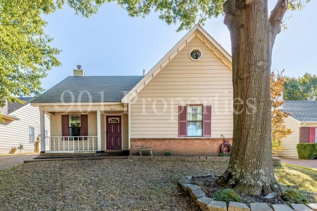 2812 Maryland Cir W in Memphis, TN - Building Photo