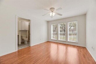 6943 Mill Falls Dr in Dallas, TX - Building Photo - Building Photo