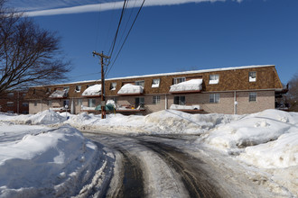 55 Elmwood Park in Quincy, MA - Foto de edificio - Building Photo