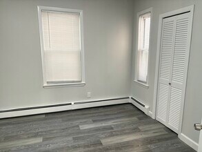 15 Ellsworth St, Unit #1 in Somerville, MA - Building Photo - Building Photo