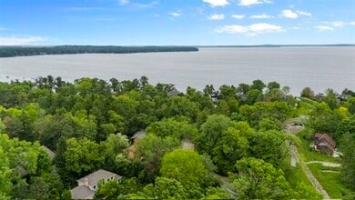 1733 Camelot Dr in Madison, WI - Building Photo - Building Photo