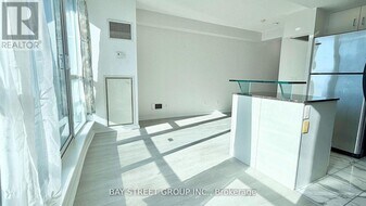 218 Queens Quay W in Toronto, ON - Building Photo
