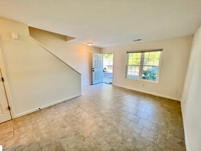 272 Fleming Rd, Unit C in Charleston, SC - Building Photo - Building Photo